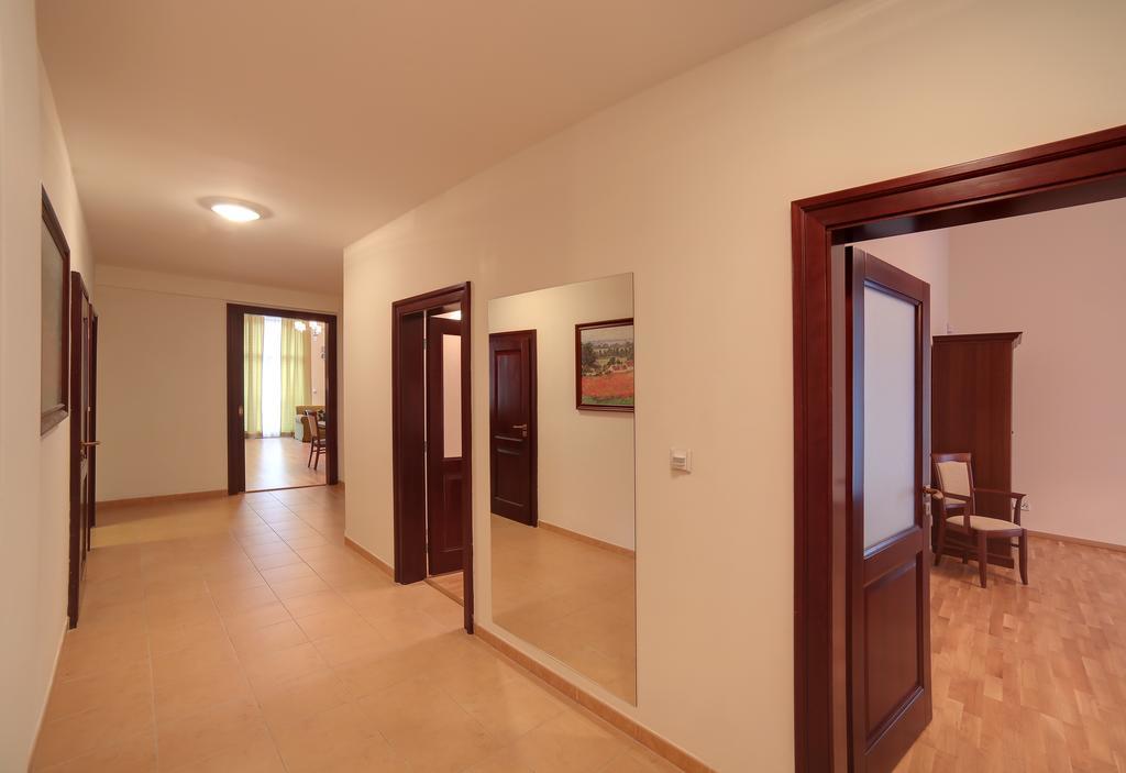 Slunecni Lazne Apartments Karlovy Vary Room photo