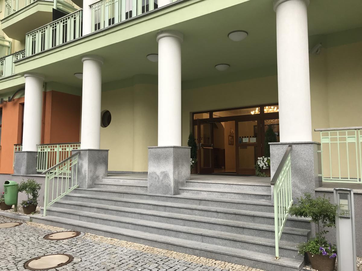 Slunecni Lazne Apartments Karlovy Vary Exterior photo